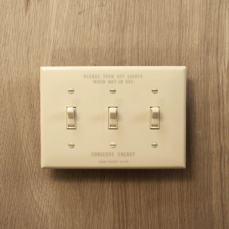 PRINTED TOGGLE SWITCH PLATE HARD 3口