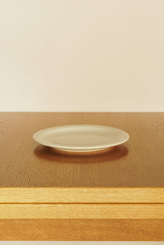 PLATE NR (L)22.8cm