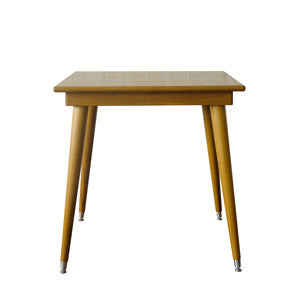 SQUARE TABLE