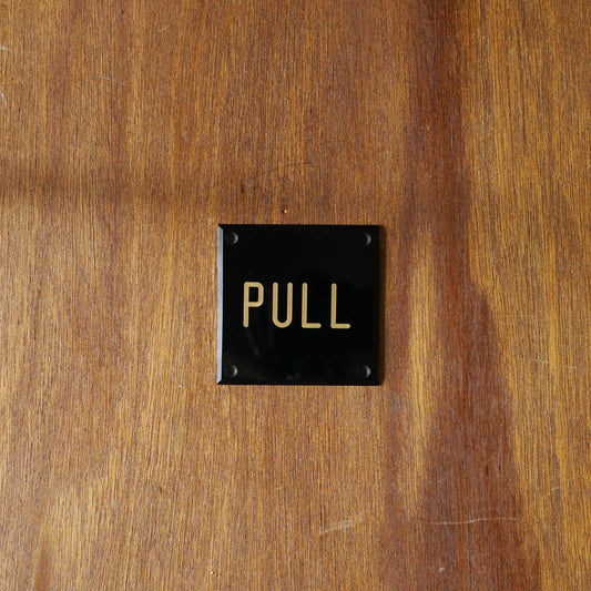P.F.S. ENGRAVED SIGN PLATE, PULL, BLK